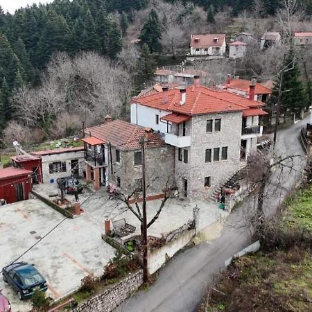 Guesthouse Petrino Pezoúla Екстериор снимка