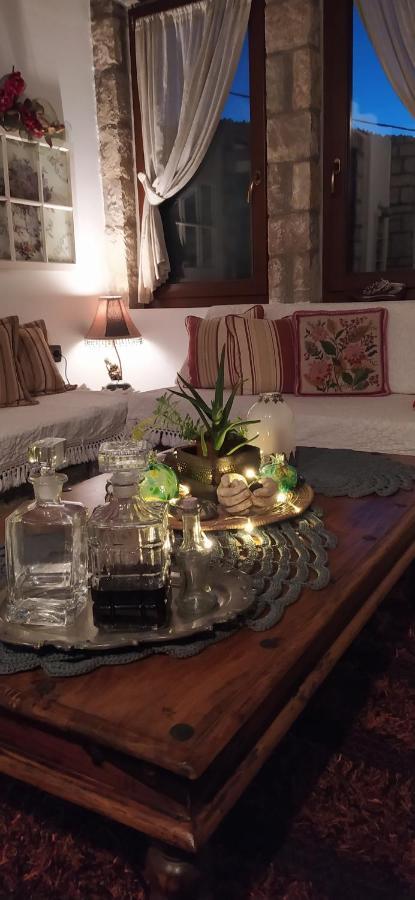 Guesthouse Petrino Pezoúla Екстериор снимка