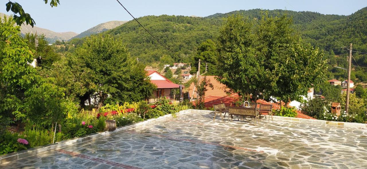Guesthouse Petrino Pezoúla Екстериор снимка