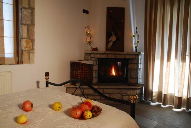 Guesthouse Petrino Pezoúla Екстериор снимка